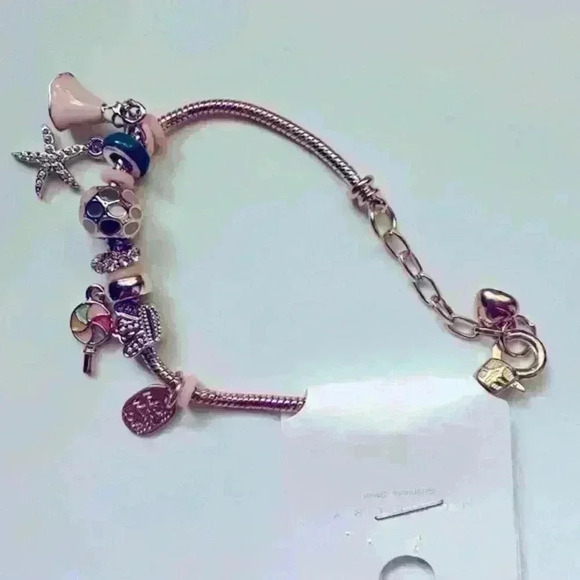 GOLD Tone Adjustable length Charm Beacelet - Picture 8 of 11